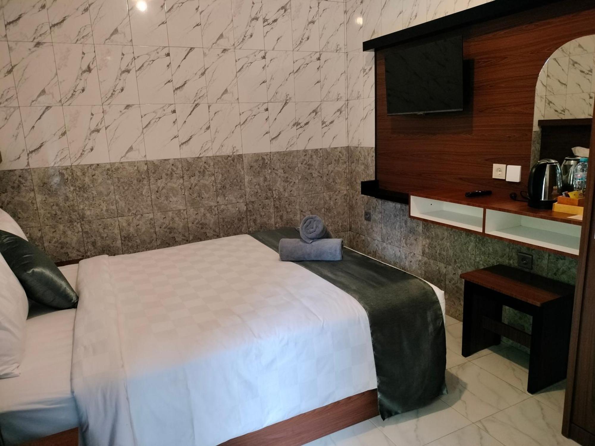 מלון קוטה לומבוק Tirtasuci House מראה חיצוני תמונה